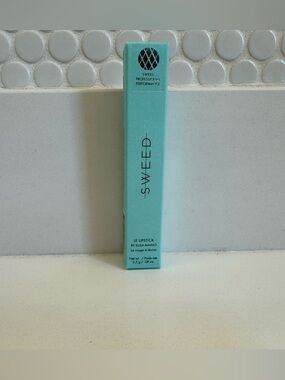 Sweeed Le Lipstick in Elisa Maino Vanda